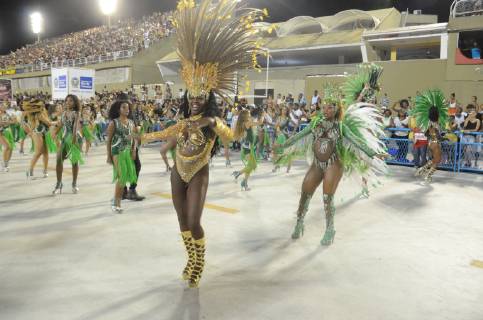 Carnival in Rio, Samba schools rehearse