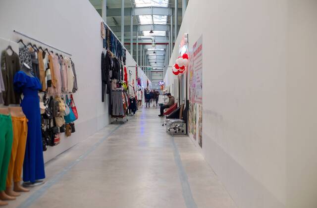 Coronavirus: Customers avoid Berlin Dong Xuan Center