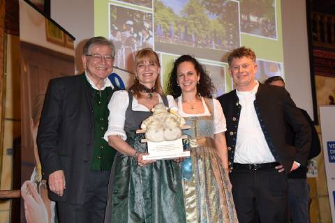 München, Preisverleihung für Lieblingsbiergarten und Bayerischer Stammtischbruder