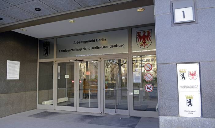 Berlin Labour Court rejects complaint about East German mobbing at the workplace