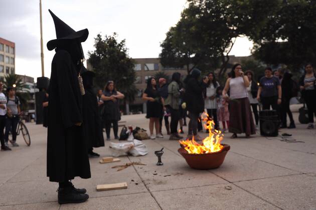 Mexico, Coven Ceremony in front of the Revolution Monument in Mexico City