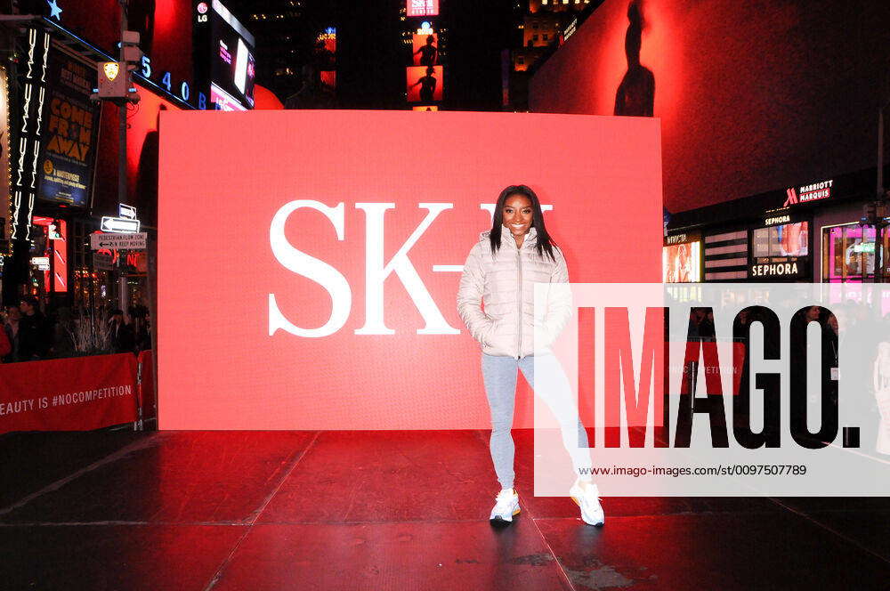 Simone Biles promotes her own cosmetics brand | IMAGO
