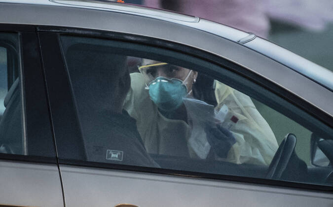 Coronavirus in the USA, test drive-in in Albuquerque, New Mexico