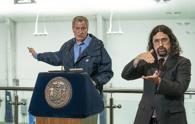 Coronavirus in den USA, Bürgermeister de Blasio besucht USTA Tennis Center in New York