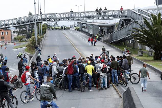 Coronavirus in Kolumbien, Proteste gegen die Ausgangssperre in Bogota
