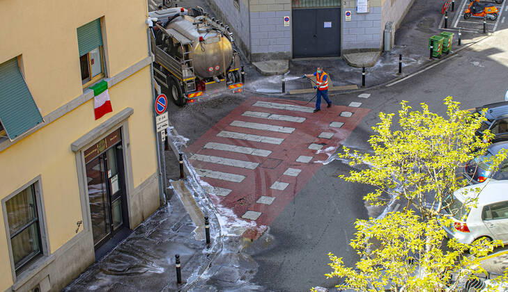 Coronavirus in Italien, Desinfizierung in Bergamo