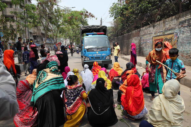 Coronavirus in Bangladesch, Proteste von Textilarbeiterinnen in Dhaka