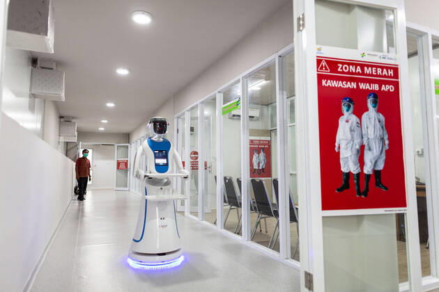 Coronavirus in Indonesien, Roboter pflegen Corona-Patienten im Pertamina Jaya Krankenhaus in Jakarta