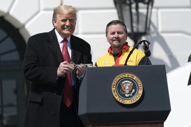 Coronavirus in den USA, Donald Trump ehrt Trucker vor dem Weißen Haus