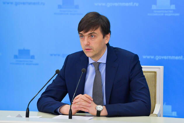 Coronavirus in Russland, Pressekonferenz mit Bildungsminister Sergej Krawtsow