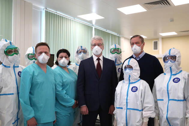 Coronavirus in Russland, Bürgermeister Sobjanin besucht neu errichtetes Krankenhaus in Moskau