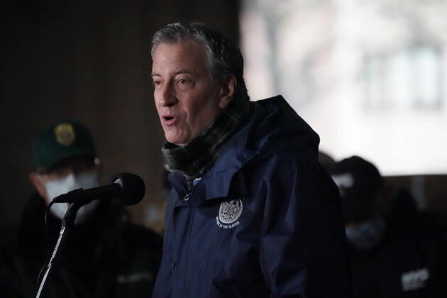 Coronavirus in New York, Bill de Blasio besucht Lebensmittelverteilungscenter
