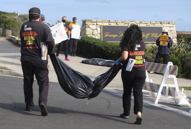 Coronavirus in USA, inszenierte Leichensäcke als Protest-Aktion gegen Trump in Los Angeles
