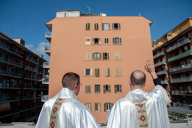 Coronavirus in Italien, Sonntagsmesse auf dem Dach der San Gabriele dell Addolorata Kirche in Rom
