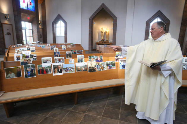 Coronavirus in den USA, Versammlungsverbot, Gottesdienst mit Bilder statt Besucher in Maryland
