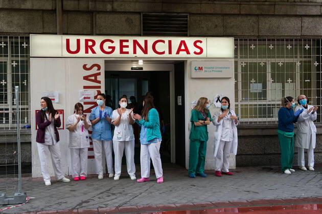 Coronavirus in Spanien, Applaus für Pflegekräfte in Madrid
