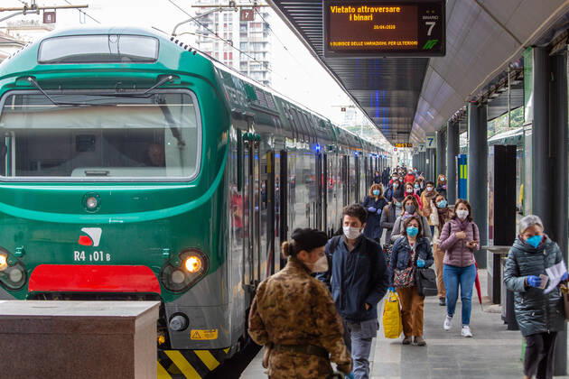 Coronavirus in Italien, Bahnreisende in Mailand
