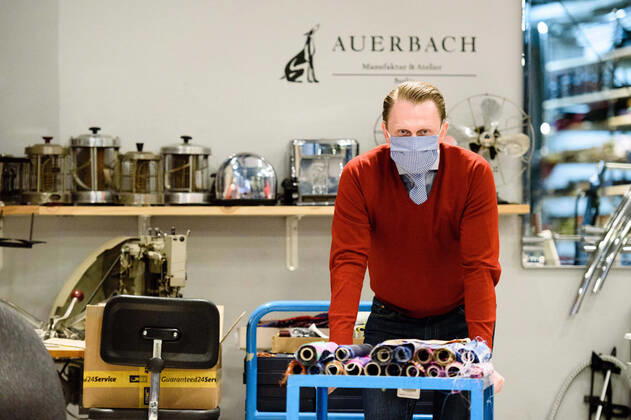 Coronavirus, Berlin, Krawattenmanufaktur Auerbach stellt jetzt Mundschutz her