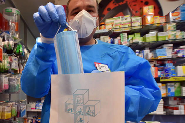 Coronavirus in Spanien, Verteilung von Mundschutzmasken an die Einwohner in Vendrell