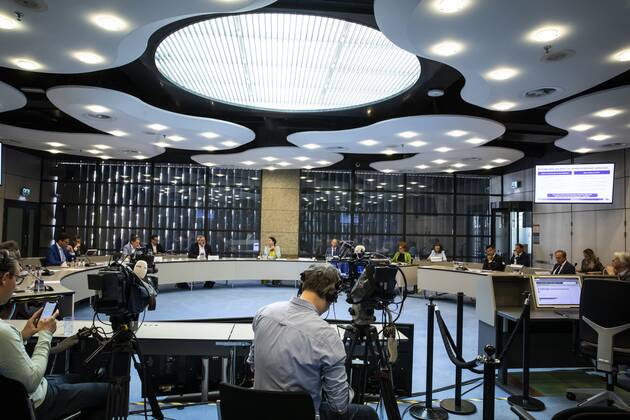 Coronavirus in den Niederlanden, Briefing zur Corona-App im Parlament