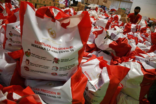Coronavirus in Indonesien, Regierung in Jakarta lässt Sozialpakete verteilen
