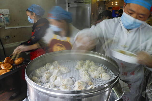 Coronavirus in China, Zurück im Alltag in Wuhan