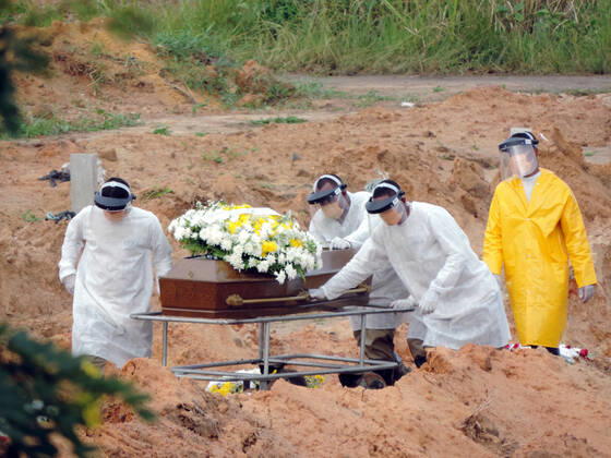 Coronavirus in Brasilien, Beerdigung von Covid 19 Opfern in Recife