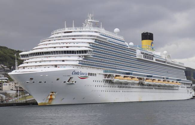 Coronavirus in Japan, Kreuzfahrtschiff Costa Atlantica im Hafen von Nagasaki