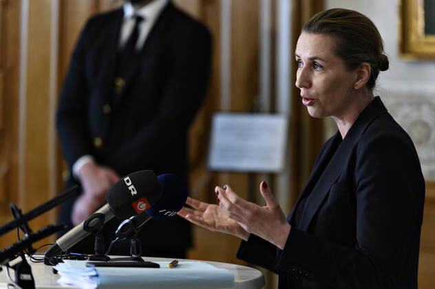 Coronavirus in Dänemark, Ministerpräsidentin Mette Frederiksen hält eine Pressekonferenz