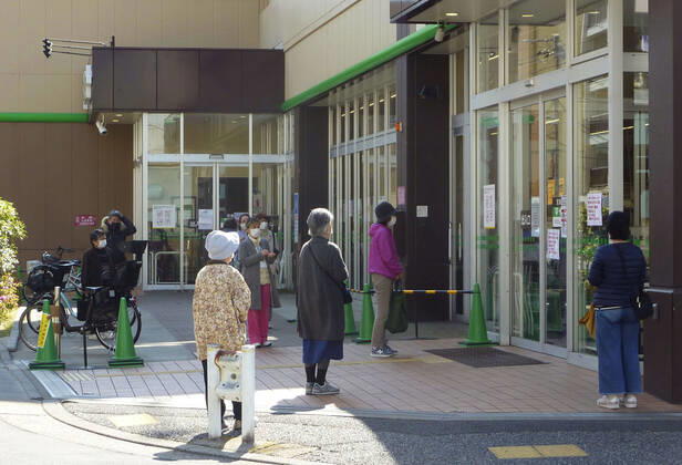 Coronavirus in Japan, Eindrücke aus Supermärkten in Tokio
