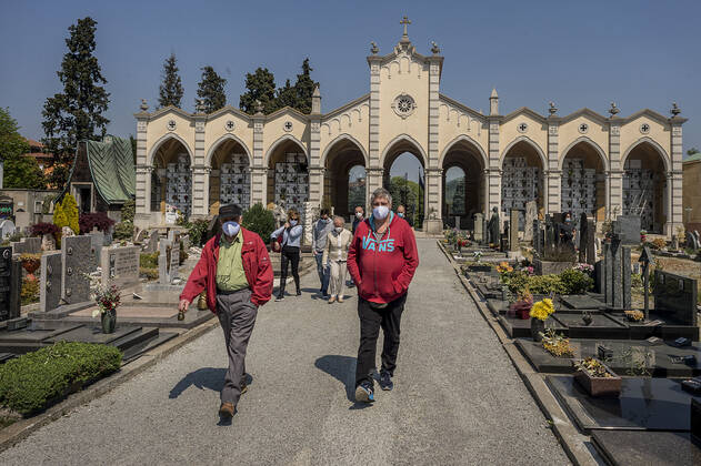 Coronavirus in Italien, Beerdigung von Todesopfern in Bergamo
