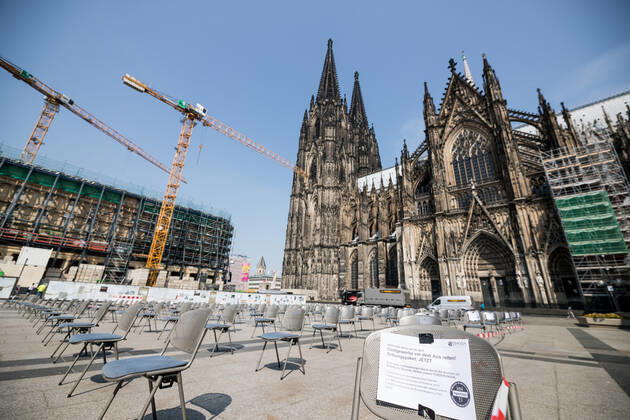 Coronavirus in NRW, Restaurantbetreiber protestieren auf dem Kölner Roncalliplatz