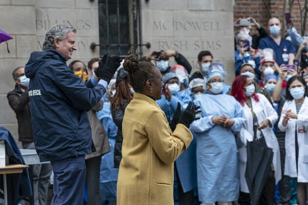 Coronavirus in den USA, Bürgermeister de Blasio besucht Krankenhaus in New York