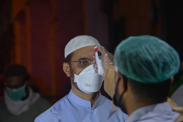 Coronavirus in Pakistan, Eindrücke von der Data Darbar Moschee in Lahore