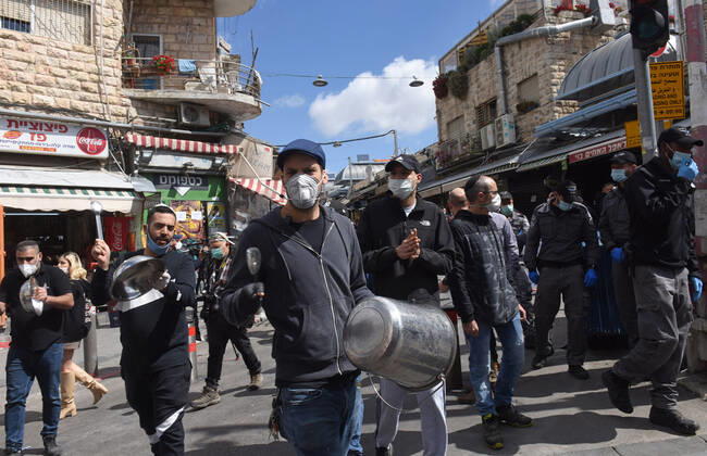 Coronavirus in Israel, Händler protestieren gegen Schließung ihres Marktes in Jerusalem